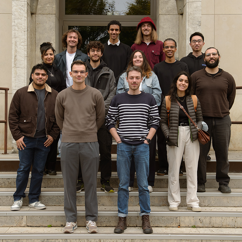 Show a better resolution picture IAP's class 2025 group picture