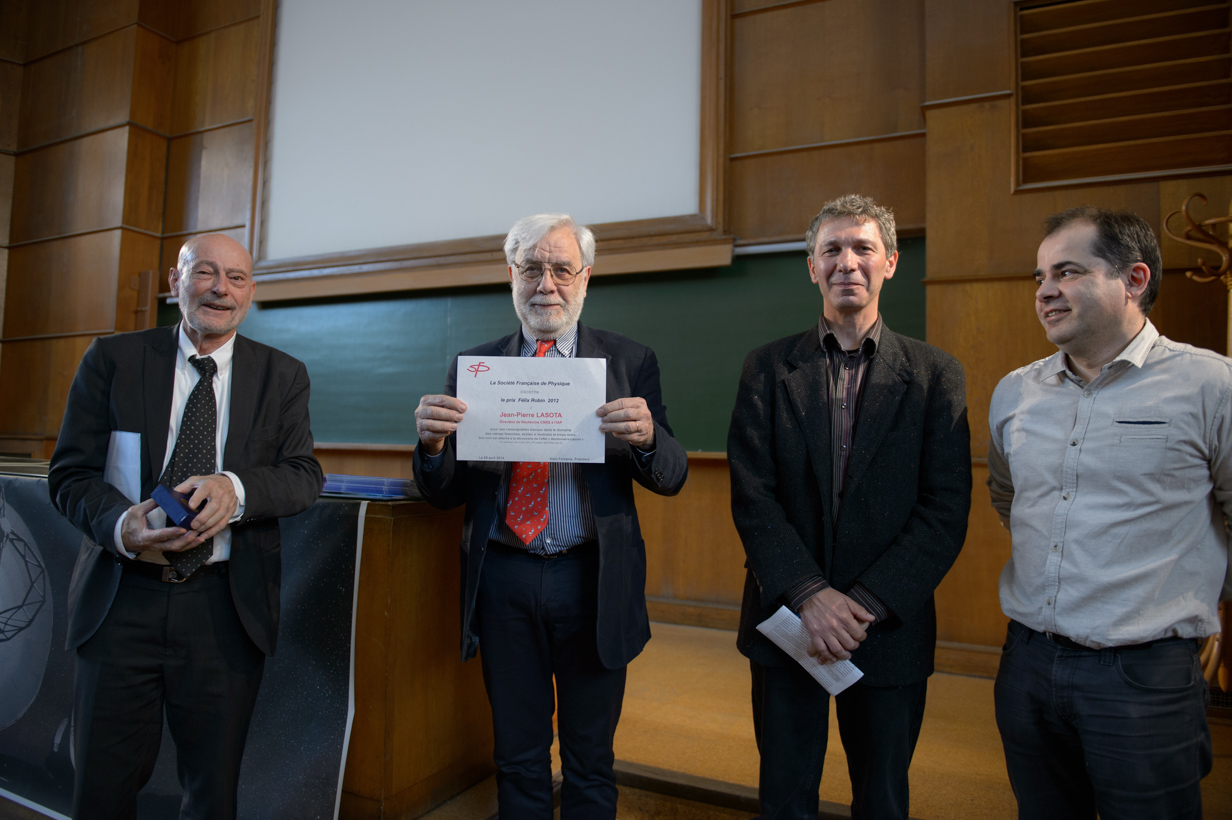 Alain Fontaine, Jean-Pierre Lasota-Hirszowicz, Denis Burgarella et Francis Bernardeau, le 29 avril 2014, dans l'amphithéâtre de l'IAP (© Jean Mouette)